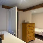 Bed & Breakfast Ferry House *