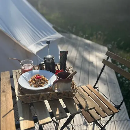 Ferry House Holidays Couette-café *