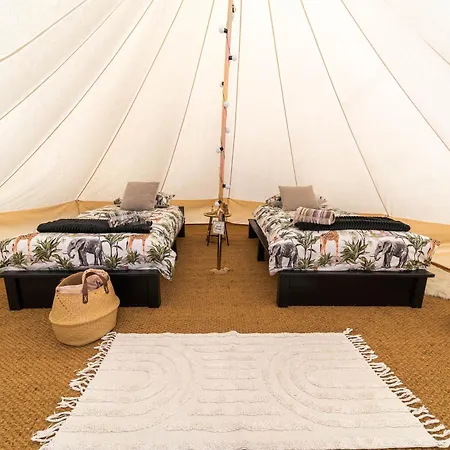 Ferry House Holidays B&B 뉴 로스