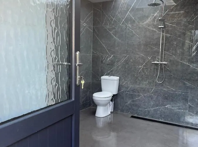 Ferry House * New Ross