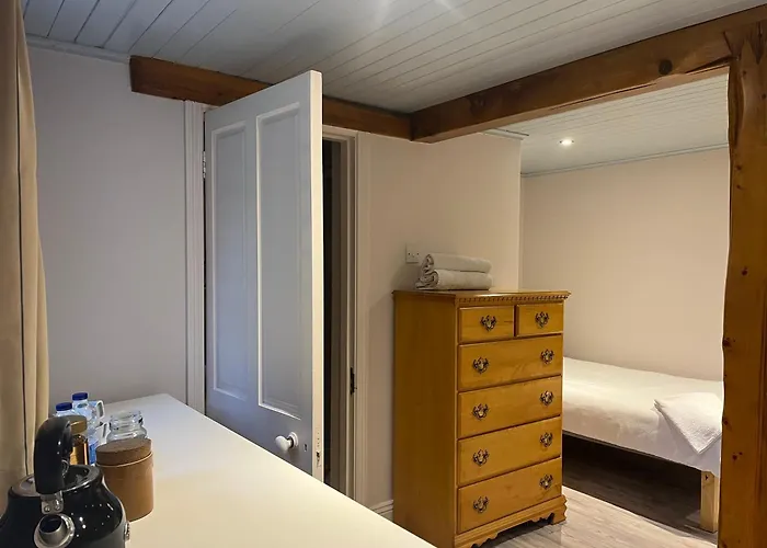 Bed and Breakfast Ferry House *